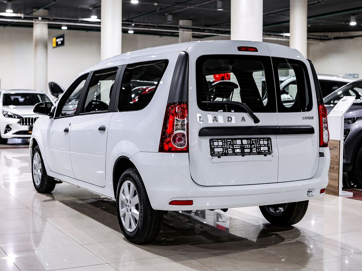 Купить Largus с пробегом