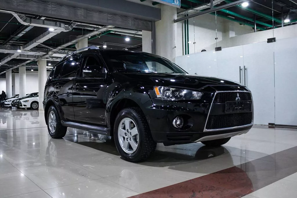 Купить Outlander с пробегом