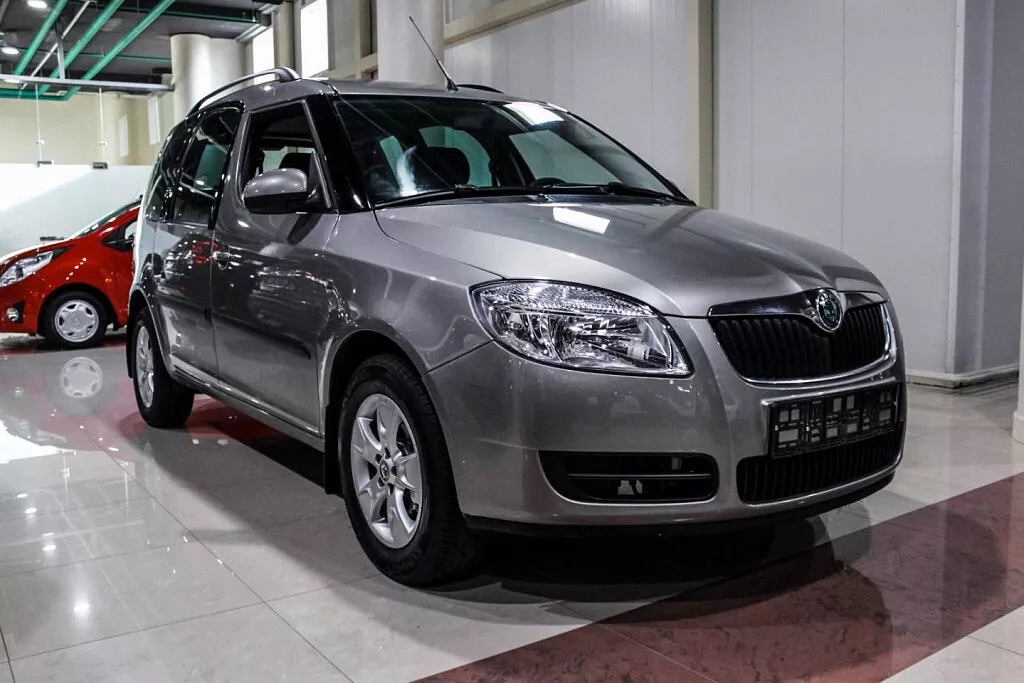 Купить Roomster с пробегом